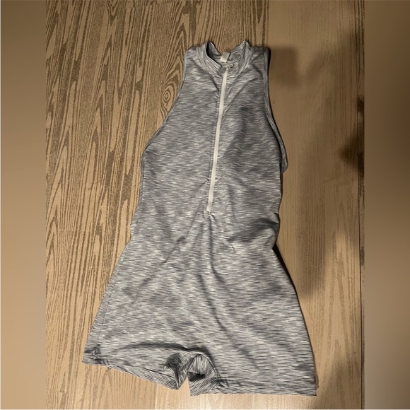 Stylish 4 Bodysuits - Picture 4 of 4